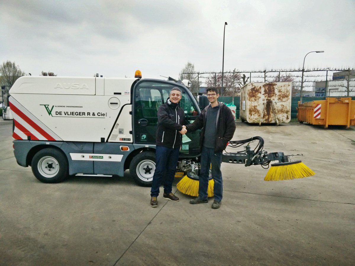 AUSAcenter's tweet photo. @Marcel_Van_Dyck delivering an AUSA B200H #Sweeper to De Vlieger R&amp;Cie, one of the biggest contractors in #Belgium https://t.co/mhG9h0vUQv