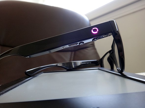 weonglasses's tweet photo. Controla tu móvil a distancia con sólo dar un click en tus gafas...así de fácil! #WeOnGlasses #WeAreOn #smartglasses https://t.co/KEikelHQyP