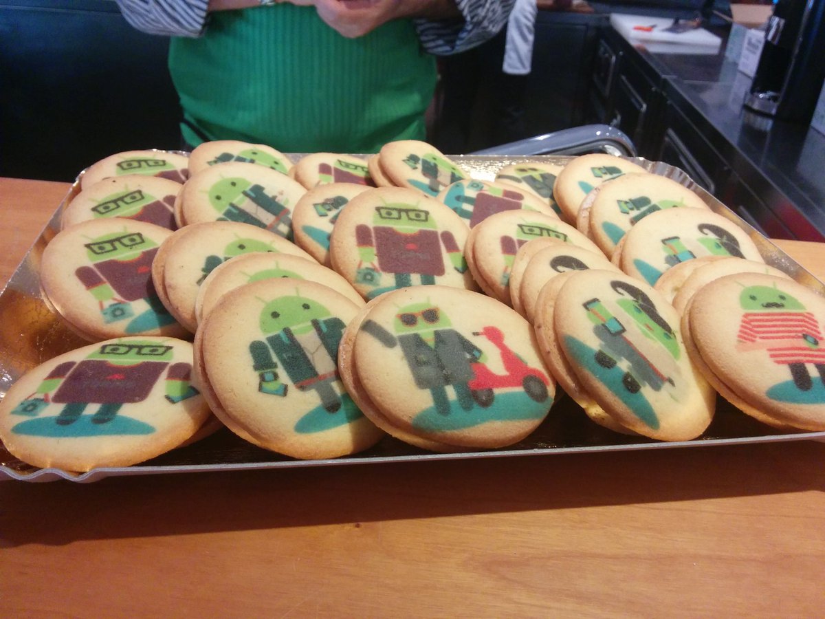 boanergos's tweet photo. #droidconit cookies! https://t.co/sPVQ4CW1Te
