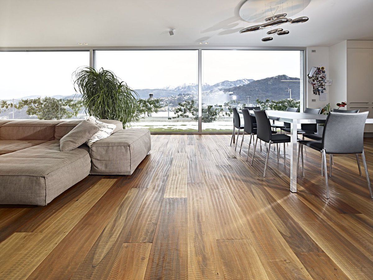 ItaliaBds's tweet photo. #fiemme3000 #parquet #flooring #livingroom #madeinitaly #architecture #design #interiordesign #difroscia #italy https://t.co/SDeLUEeAf2
