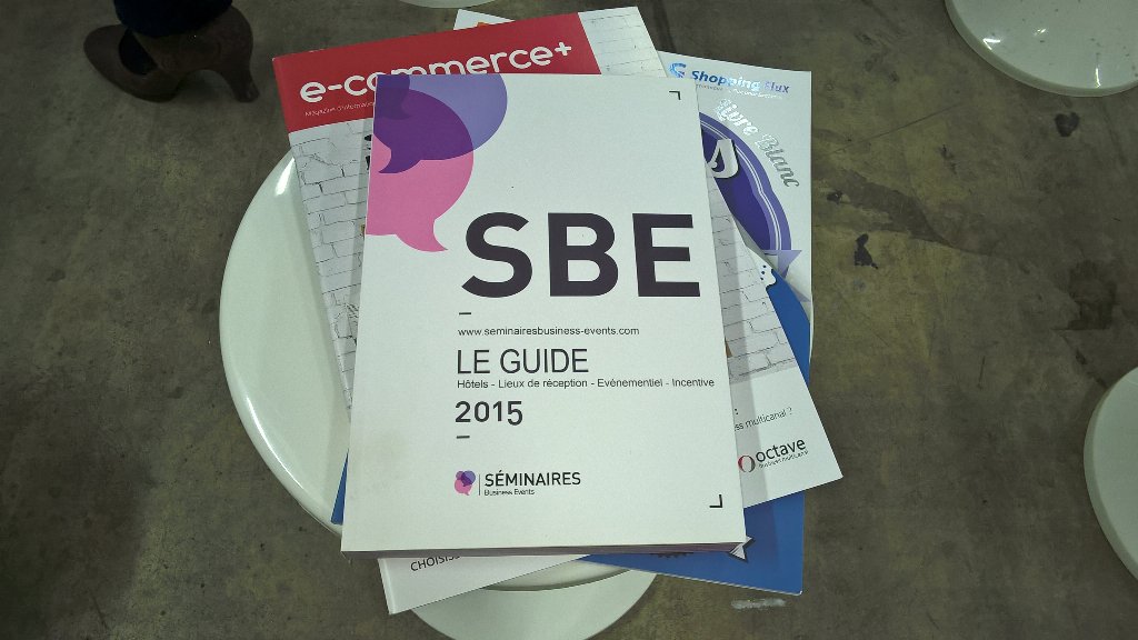 ProfilsenOr's tweet image. Il y a quoi dans les sacs distribués au #DevComLyon ?