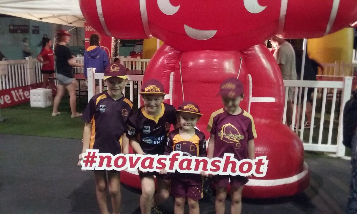 rathdowneybeef's tweet photo. At the footy again #novafanshot #NRLBroncosDragons https://t.co/ml8OURFeFR