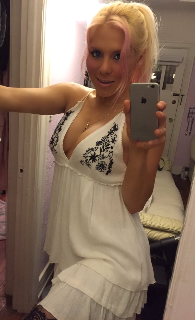 Not sure if I posted any of these :) anyway there's moi right now!! https://t.co/ekxL4Q8NeU
