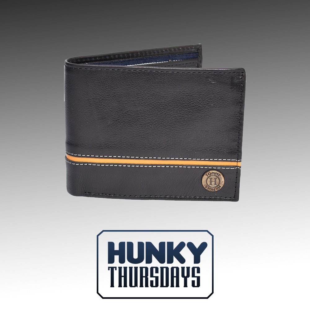 HELLOmagIndia's tweet image. Stay organized in style with this @TommyHilfiger wallet.

#hunkythursdays #onlyformen #hellomen #helloindia