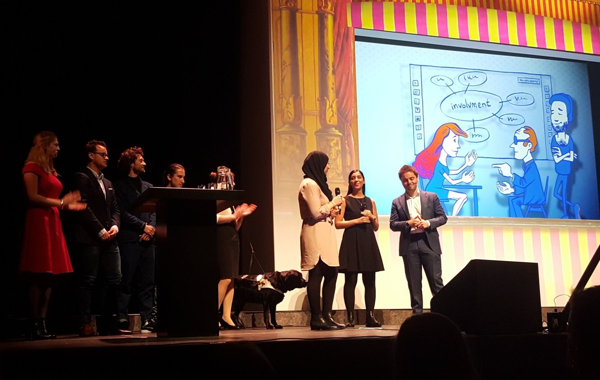 HvA's tweet photo. @carlinevb en @Radbouddam introduceren 5 betrokken studenten die hun verhaal zelf doen. #hvaoc2016 https://t.co/t0r11fFcBf