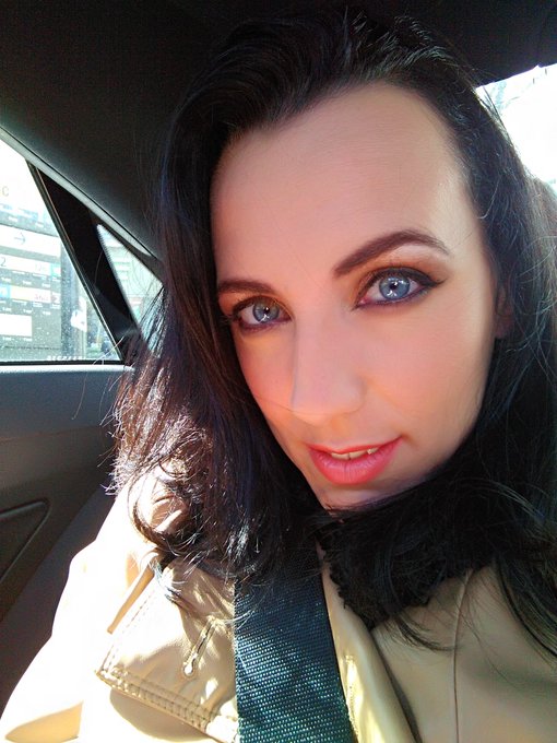 Coucou mes ch&eacute;ris ! Bonne journ&eacute;e &agrave; vous ! Plein de bisous <3 https://t.co/sMzbIo5d0F<a href="/tag/niceass"class="tags"><span>#niceass</span></a><a href="/tag/ngot"class="tags"><span>#ngot</span></a>