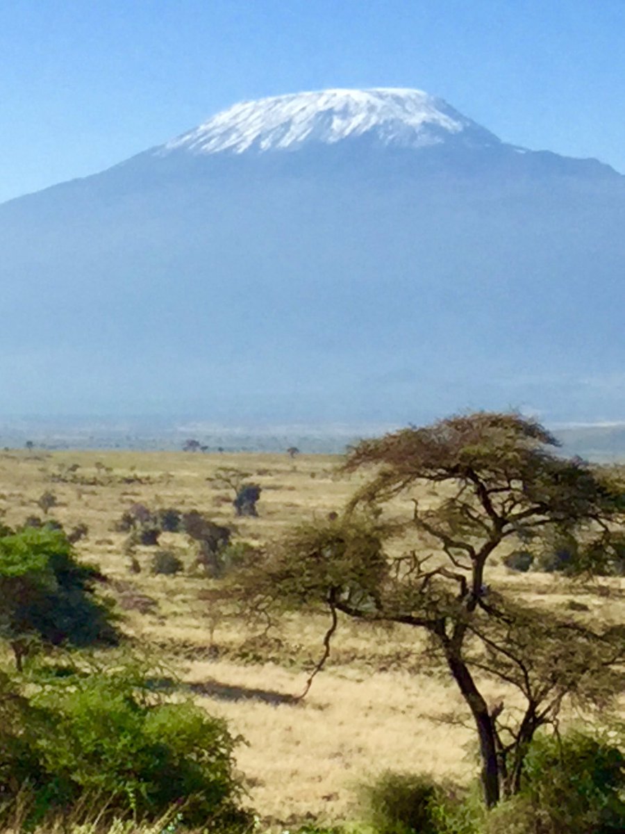 JJVE58's tweet photo. Hello from Kilimanjaro. It's another lovely day in Africa! https://t.co/ASmCJfdire