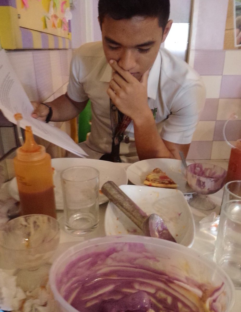 JeunMarkG's tweet photo. FOCUS!! 😂😂 https://t.co/vRN5V6LOD1
