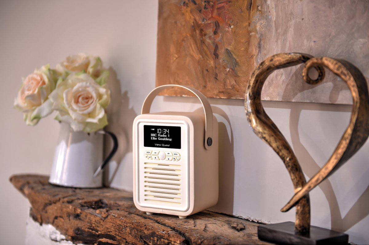Follow&amp;RT <a href="/MyVQUK/">VQ</a> to #Win a VQ Retro Mini Digital Radio worth £59.99! 2 winners 25/04 T&amp;C facebook.com/Saga/photos/a.… …