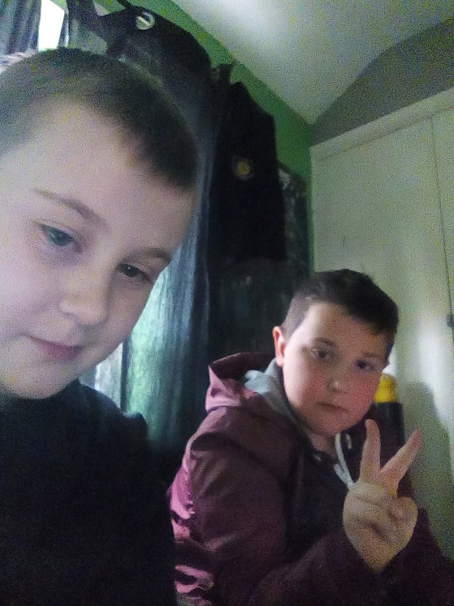 Ethanhoggan's tweet photo. @mattietuff Lol best pic https://t.co/2mC0fneHh3