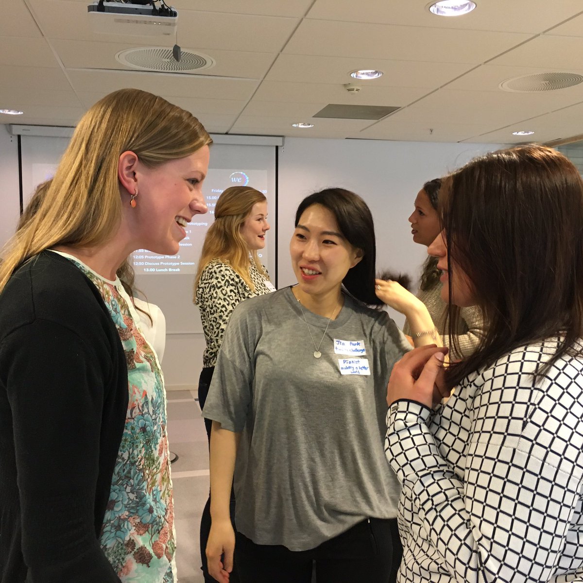 osloedtech's tweet photo. Icebreaking and networking well underway at our Design Thinking workshop! #WEdThinkOslo @W_E_Foundation @MarieSaasen https://t.co/JnEnv44d6H