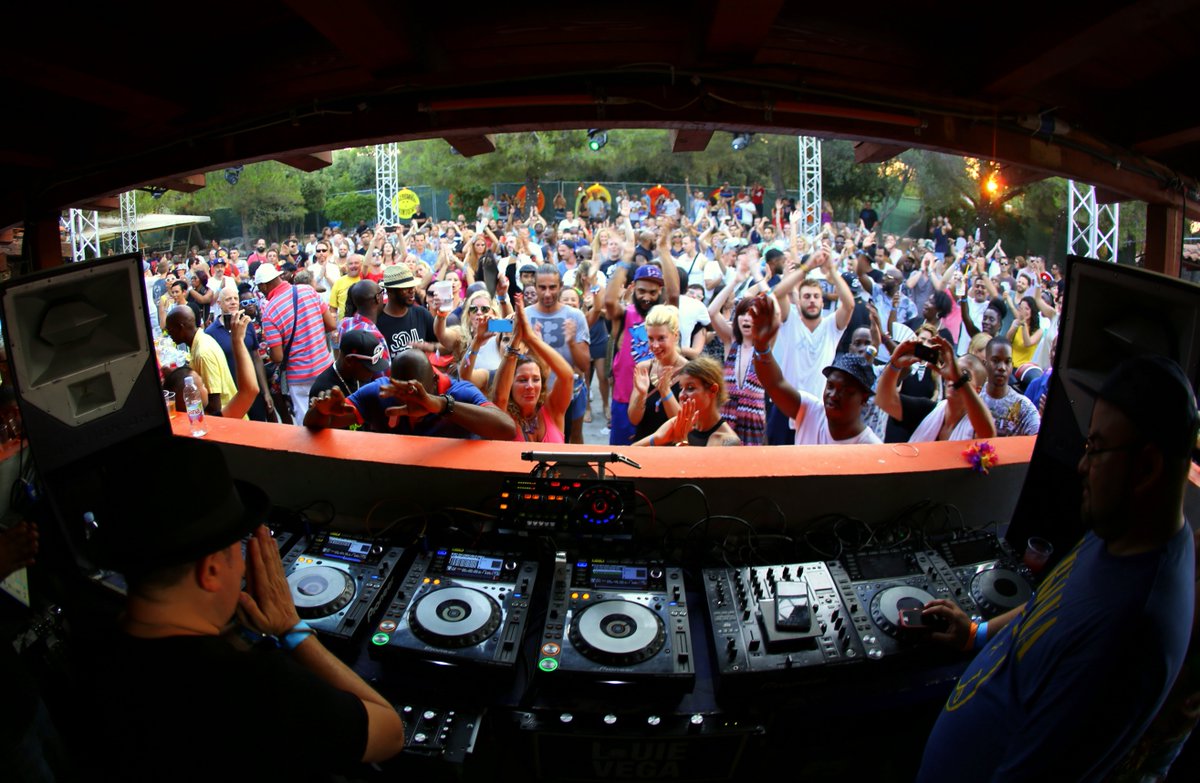 #TBT #LouieVega <a href="/Barbarellas1/">Barbarella's</a> nightclub <a href="/SUNCEBEAT/">Suncebeat New Horizons 2025</a> 6 #Summer2015 youtube.com/watch?v=kQas6o…  Suncebeat.com