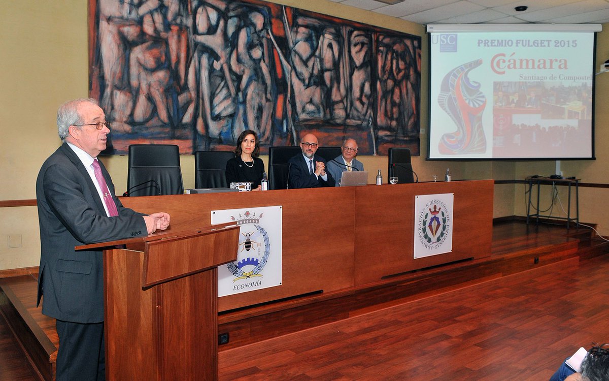 CCompostela's tweet photo. Nos han concedido el premio "Fulget 2015" Muchas Gracias @UniversidadeUSC https://t.co/cutPTSrGhU