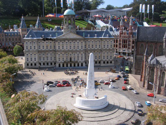 TheaterNadeDam's tweet photo. Dit jaar voor het eerst een theaterproject met kinderen in @Madurodam op 4 mei! https://t.co/ZYpEaE6Gkz https://t.co/fv2CWkyyXo