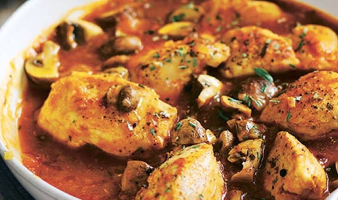 lphgibraltar's tweet photo. Clean Chicken Chasseur.... LPH styley! Incredible #theplacetoeat https://t.co/0edbJ5E7M6