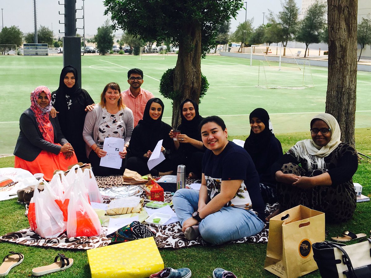 lynnpoulin's tweet photo. This is how we roll @cnaq ... Learning about Stroke/CVA under a tree with a picnic @CSRTStudentRTs @CSRT_tweets https://t.co/2hK87iC3KK