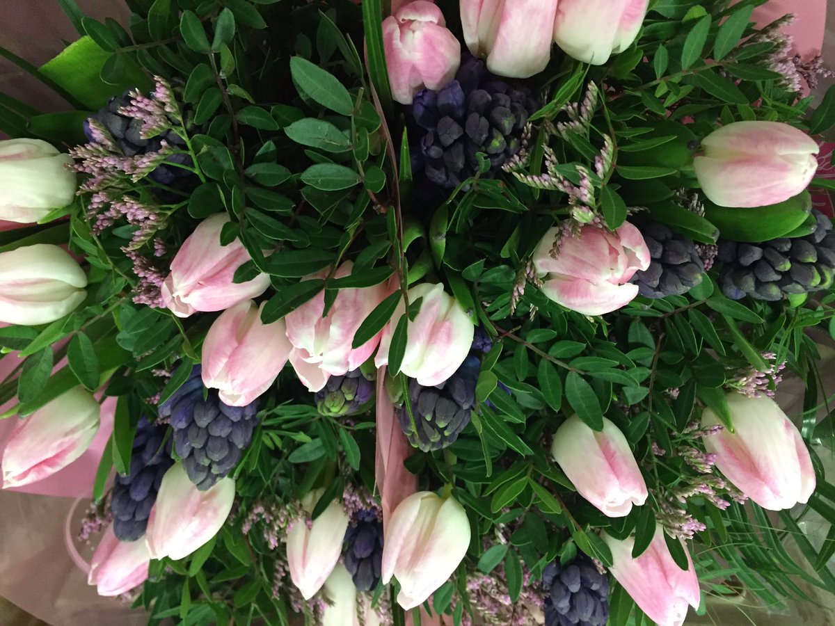 FlowervisionNG2's tweet photo. Beautiful Spring bouqets https://t.co/RfnBvBjqIE