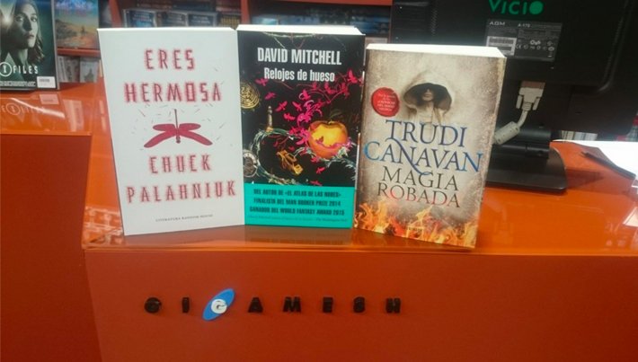 GigameshTienda's tweet photo. Hoy es un buen día para pasar por Gigamesh y llevarte estos libros.
#EresHermosa
#RelojesDeHueso
#MagiaRobada https://t.co/ebDKS2cRmg
