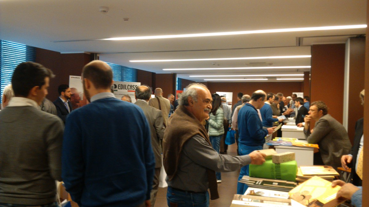 _FutureBuild's tweet image. #FutureBuildMeeting #Confindustria #Roma approfondimenti tecnici ai desk @GBCItalia @Infobuildit