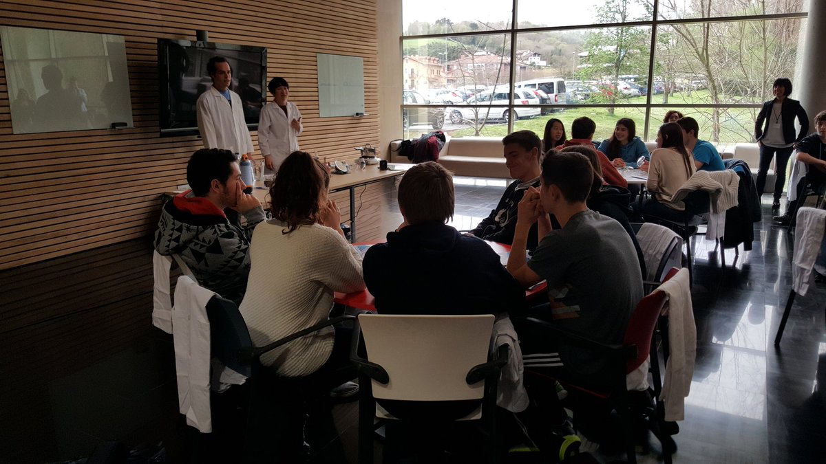 dibupuntes's tweet photo. #Nanociencia en directo. En el Nanogune de Donostia con nuestros Cracks de #egape. https://t.co/7v4hJaCOJg