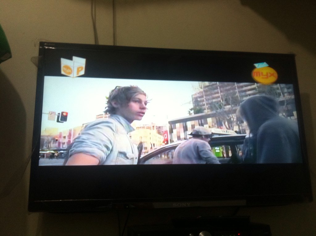 badlandslvke's tweet image. They&apos;re playing &apos;Out Of My Limit&apos;!! #MYXPresents5sos 😜