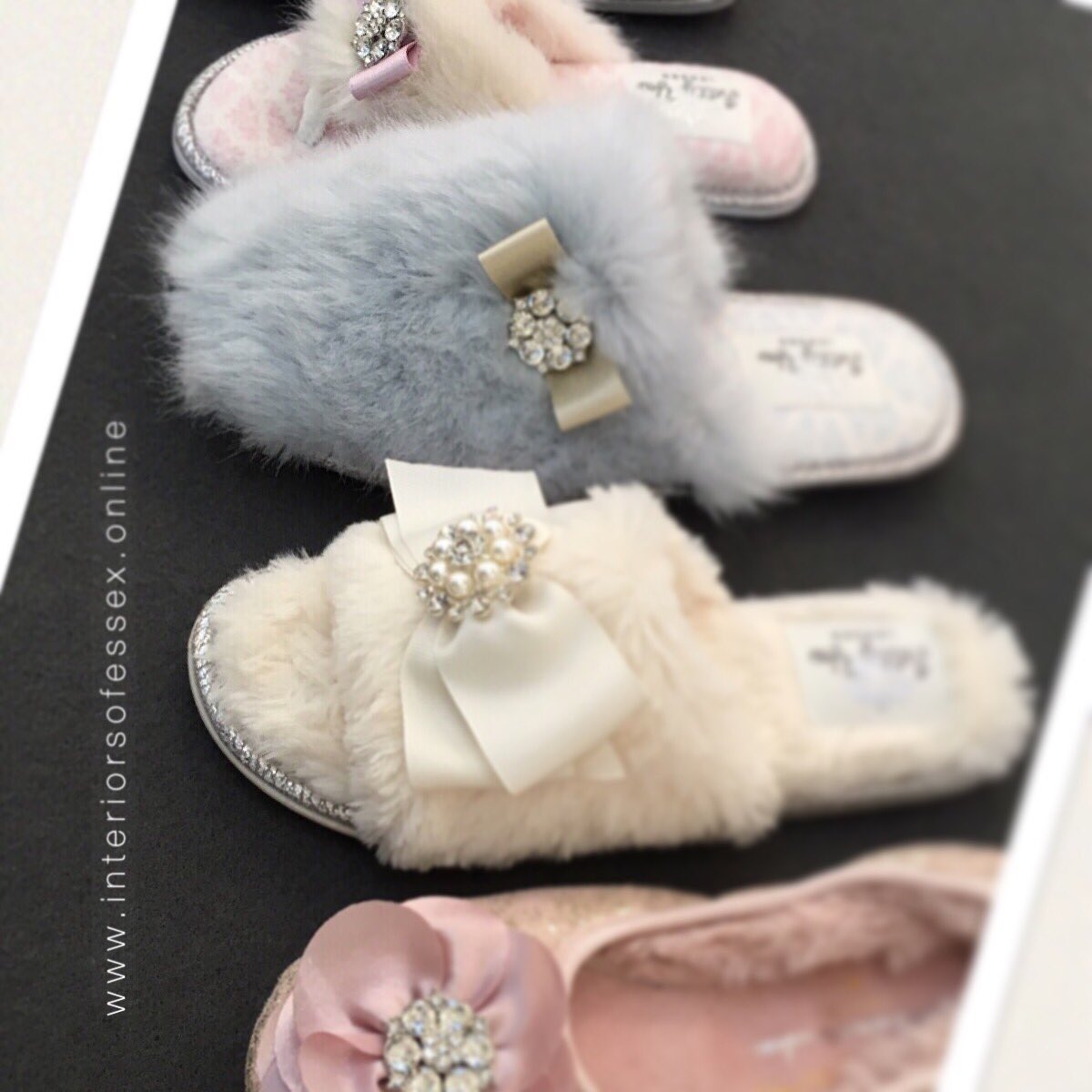 Interiorsofess1's tweet image. Order Now! #stunningslippers @interiorsofessex@gmail.com to make next week's delivery #slippers #cosy #comfy #love