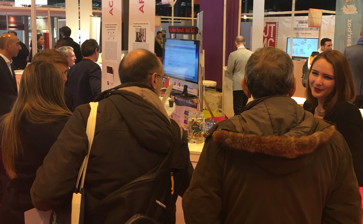 TravailAchats's tweet photo. Ça se bouscule au Village Innovation #SAET2016 pour découvrir les solutions de 7 startups ultra créatives https://t.co/9O3nCFTaiq