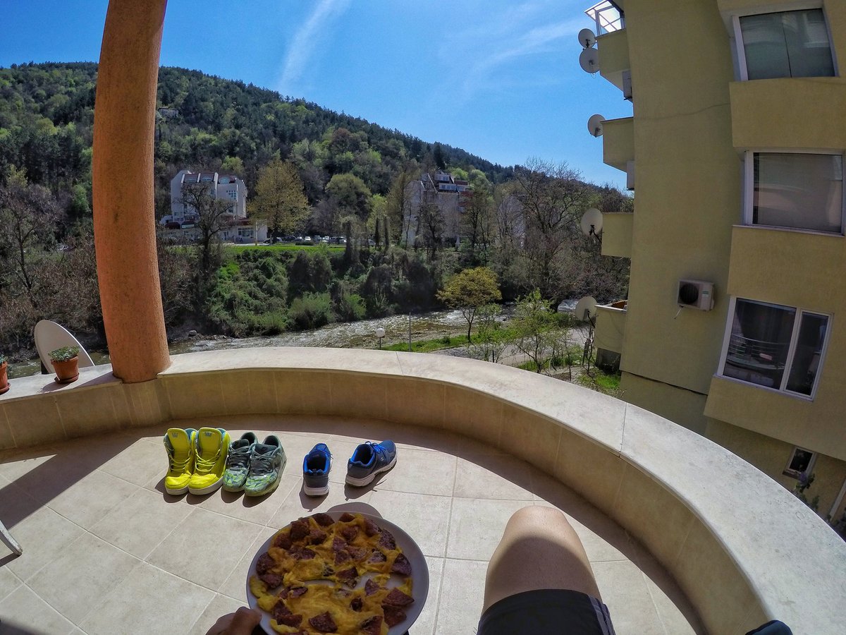 emilrd94's tweet photo. Healthy breakfast #GoPro #sunny #sunnyday #chillout #Bulgaria #hero4 #healthyfood #breakfast #VIEWS https://t.co/fCNnWlf8AP