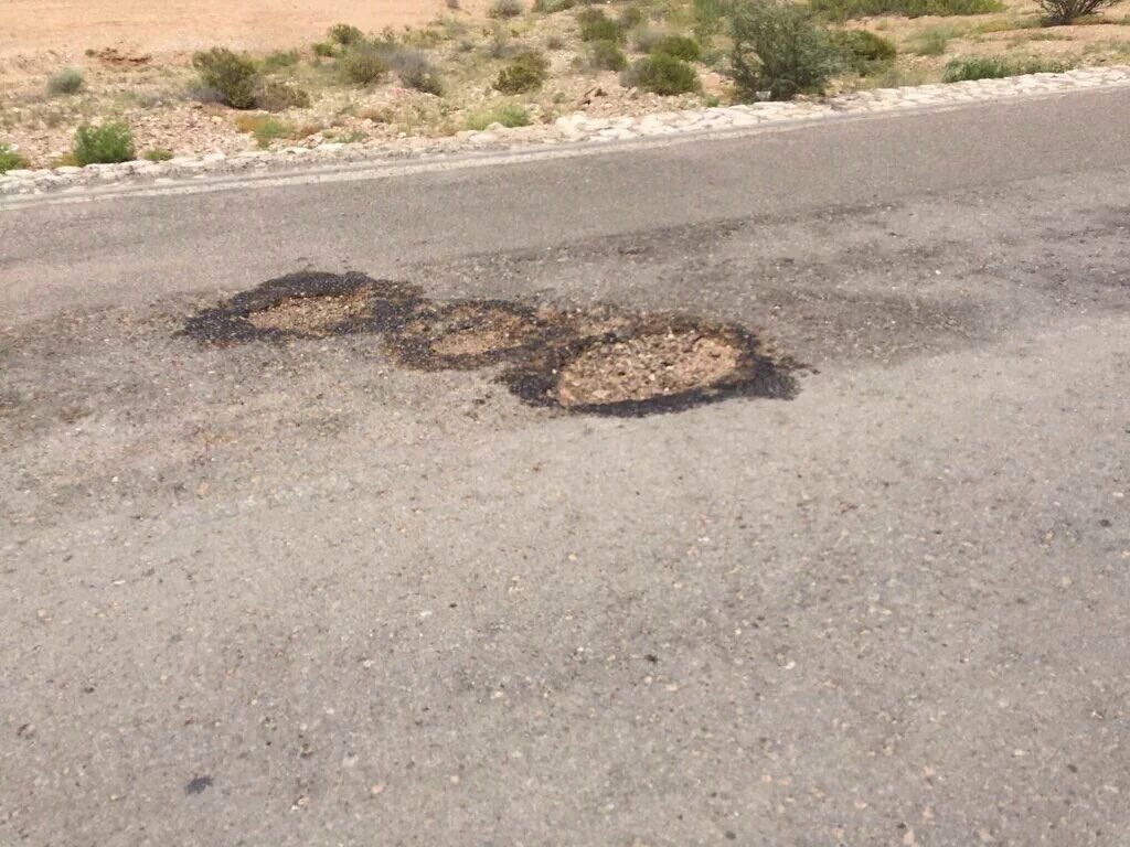 هاشتاق #طريق_الموت_الجوابي_السويح يحكى معاناة اخواننا يجعلان  
نتمنى نشره لكي يصل للمسؤولين وعسى يتم النظر فيه