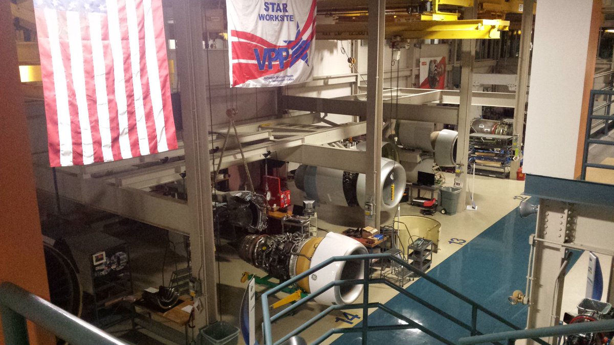 TJKell22's tweet photo. It's a great day to get your hands dirty! #CTEC #LRUs #customercentric #AviationTrainingWeek @GEECLP @GEAviation https://t.co/jG7h5Ltk9S
