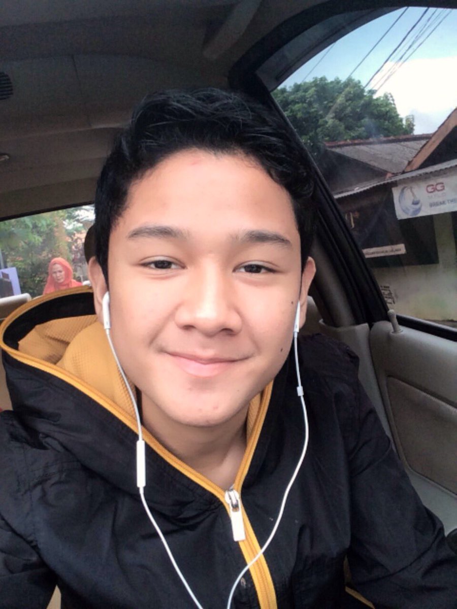bagasrdsINFO's tweet photo. Pada nungguin foto @bagasrds yah? Nih admin kasih 😂😍 Maaf ya skarang jarang share foto bagas. Semangat BagasLovers❣ https://t.co/FmfR5CHlsC