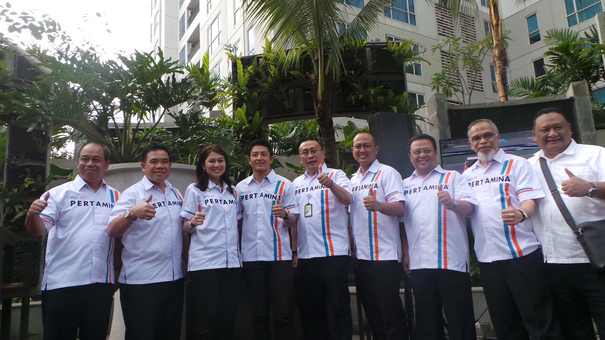 OfficialFastron's tweet photo. Jajaran Pertamina &amp; Pertamina Lubricants bersama @RHaryantoracing. Selalu dukung #PrestasiIndonesia untuk terus maju https://t.co/KHK8RdJUhu