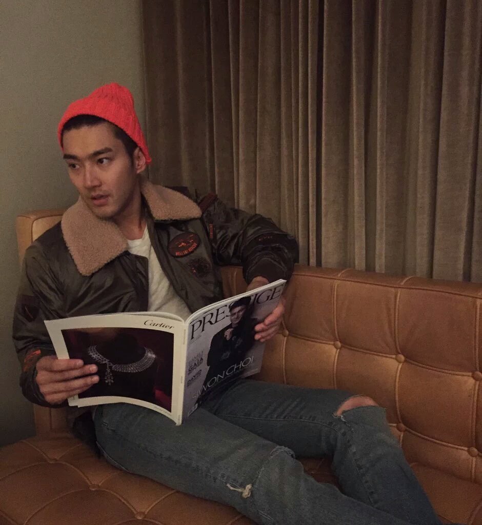 aurora_tyhs's tweet photo. Happy Birthday Man!!
Have an awesome 29💫🌟
@siwon407 https://t.co/XhvLfsllT3