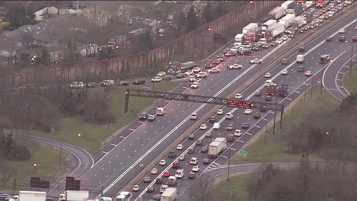TRAFFIC ALERT Crash at Exit 41 on LIE snarls commute for miles PIX11