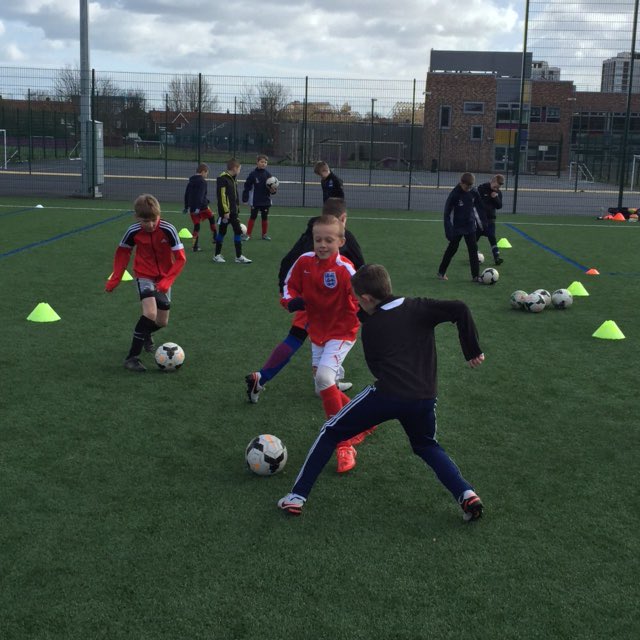 NU_Foundation's tweet photo. Top skills on show at our Advanced Coaching this week! #dribbling #coremoves https://t.co/uxchm7f8vL