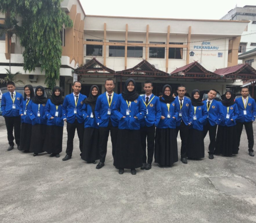 almamater pose, from tax A!!! #mahasiswastan #pknstanpekanbaru