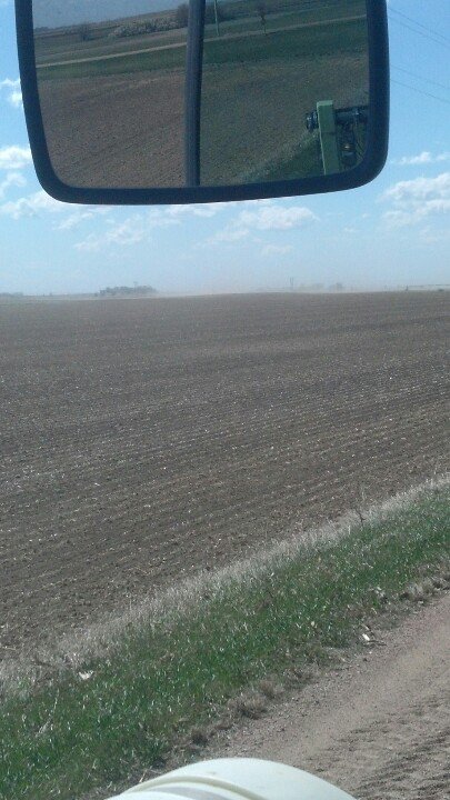 cruisin88's tweet photo. All I can say is that blowing dirt isn't pretty! #windy https://t.co/8ZvFJopWw1