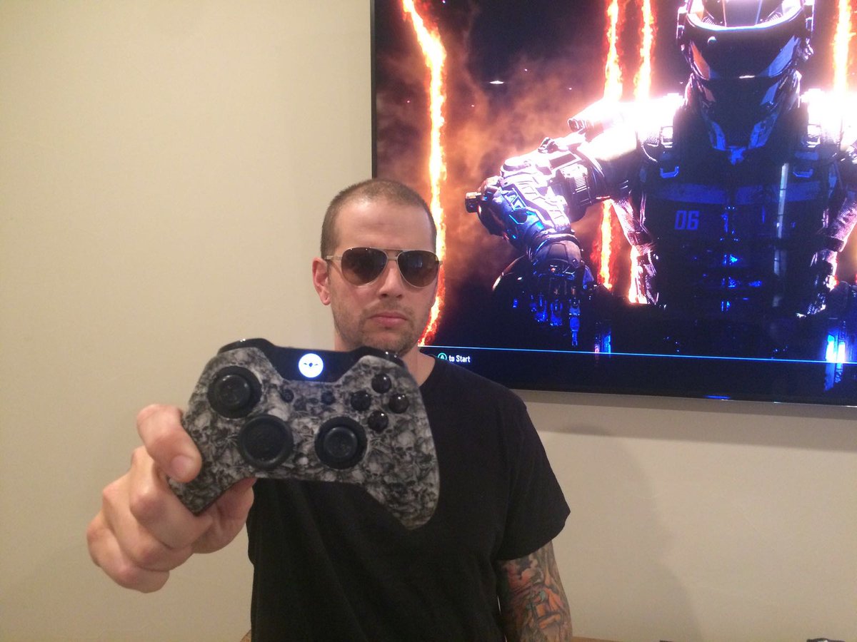 ScufGaming's tweet photo. Scuf Gaming &amp; American rock band @TheOfficialA7X announce  the SCUF Avenged Infinity1!
https://t.co/GUDESj7P5I https://t.co/5bfZRH0An7