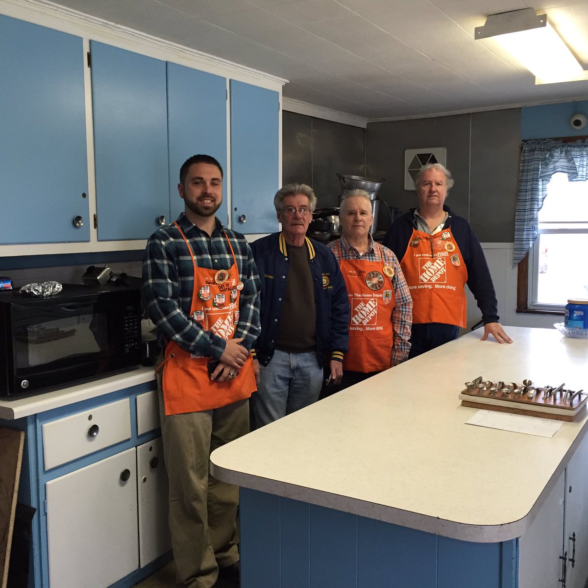 joaquinhdi's tweet photo. Giving back to our Community  VFW 1397 Linden NJ measuring day.Great to be part of the NH Team! https://t.co/qdOpTx3BoT