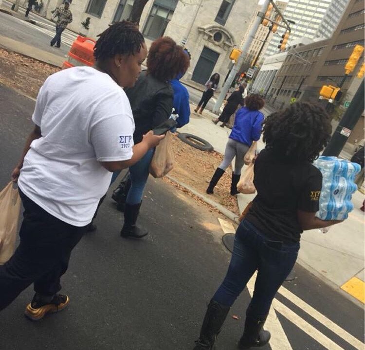 og_sgrho's tweet photo. Fall'15 Feeding The Homeless On The Campus Of Georgia State University.
#GreatServiceGreaterProgress
#OGtaughtYou https://t.co/UloAWKO2ni