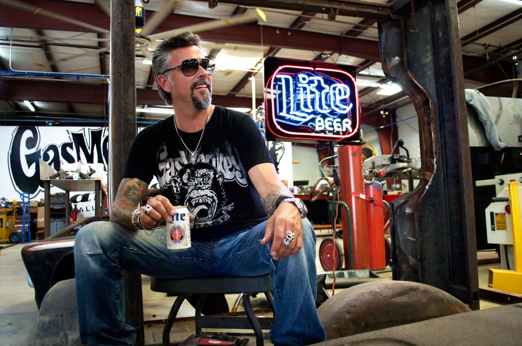 RRRawlings's tweet photo. It's #NationalBeerDay? That's my kind of holiday! BEER ASSISTANT! @MillerLite #MillerTime https://t.co/LXEyRMwDzN