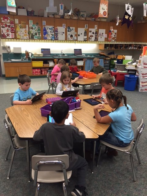 FalconEdTech's tweet photo. Indoor recess= time for new app exploration-Don't tell them they're also learning! #digipuppets #legocreations #kdg https://t.co/Fu4umn7o4i