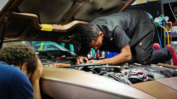 TonneauCentral's tweet photo. the most hellish #car repairs ever attempted! https://t.co/075QXRZ3C6 https://t.co/otg8FvFt3p