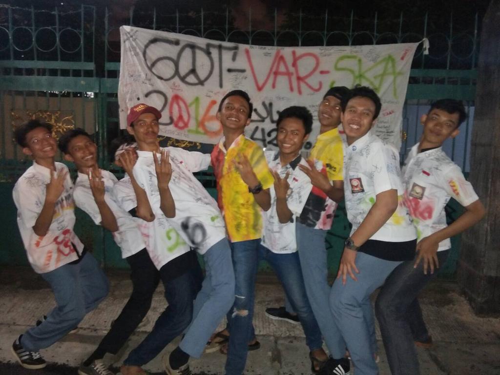 XTB3FAMOUS's tweet photo. Hitz Gotvarska 2016❤❤❤ https://t.co/gAiXYqNk1R