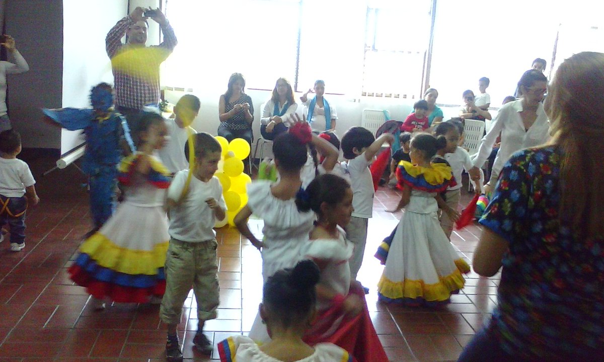 Acto cultural <a href="/MunicipioSC/">SalaSanCristóbalZET</a> <a href="/SilvaEleazarL/">Eleazar López Silva</a> <a href="/rodulfohumberto/">Rodulfo H. Pérez H.</a> <a href="/ekirava_sa/">ERIKA VARELA SAYAGO</a>