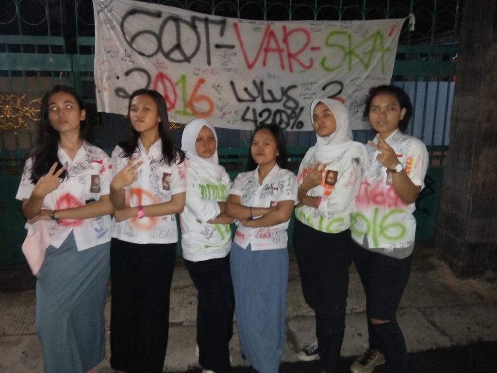 XTB3FAMOUS's tweet photo. Mbateng mbateng gotvarska😜😜😘 https://t.co/RyxlL6IFPg