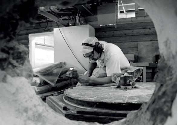 SuffolkYoung's tweet photo. Shout out to Simon who still dresses our Victorian French Burr mill stones by hand #milling #flour https://t.co/ptzREIL4LY