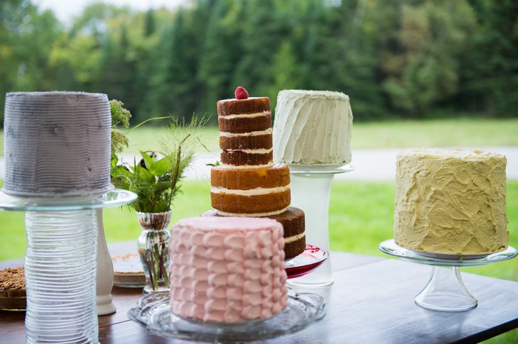 theknot's tweet photo. A cake table worth celebrating: https://t.co/FFXWTzj7Sx https://t.co/ocCaEVvGEV