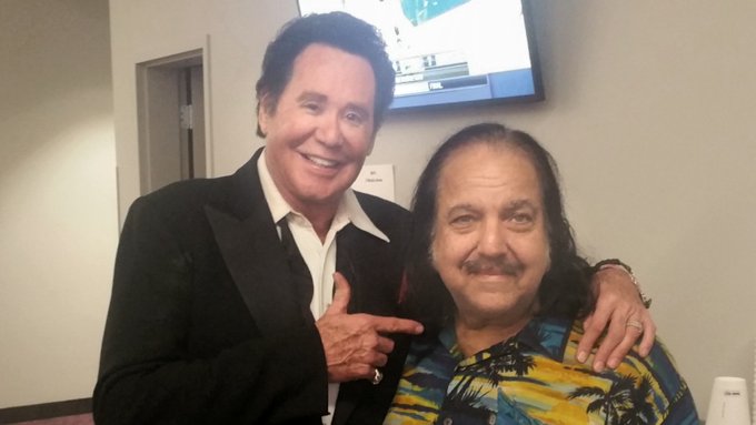 It's always a real treat when you get a chance to meet up with the legend @WayneNewtonMrLV and what a<a href="/tag/costume"class="tags"><span>#costume</span></a><a href="/tag/halloween"class="tags"><span>#halloween</span></a><a href="/tag/ronjeremy"class="tags"><span>#ronjeremy</span></a>