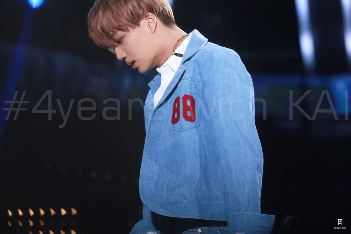 __dearlord__'s tweet photo. You're a real life fantasy🌹 #4YearsWithEXO https://t.co/UY2UK7zdS3 https://t.co/360FiiEpPQ https://t.co/HPoKC0t8Ma https://t.co/olc2VUQDrL